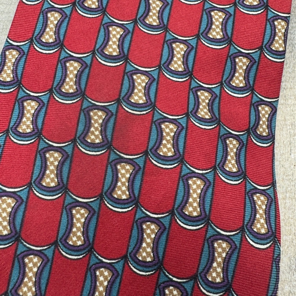 Christian Dior Men's 100% Silk Tie Made in the USA 3.75"x60" Red - Picture 5 of 6
